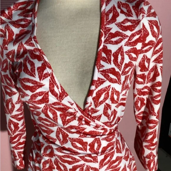 Rare vintageLIP WRAP DRESS BY JULIE BROWN - Picture 2 of 3